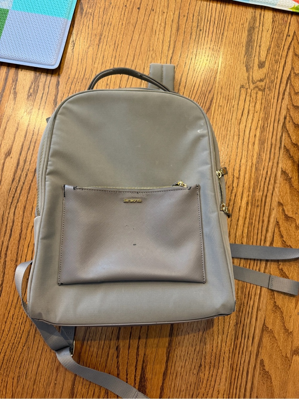 Samsonite Women’s Gray Backpack - Sleek Everyday Carry